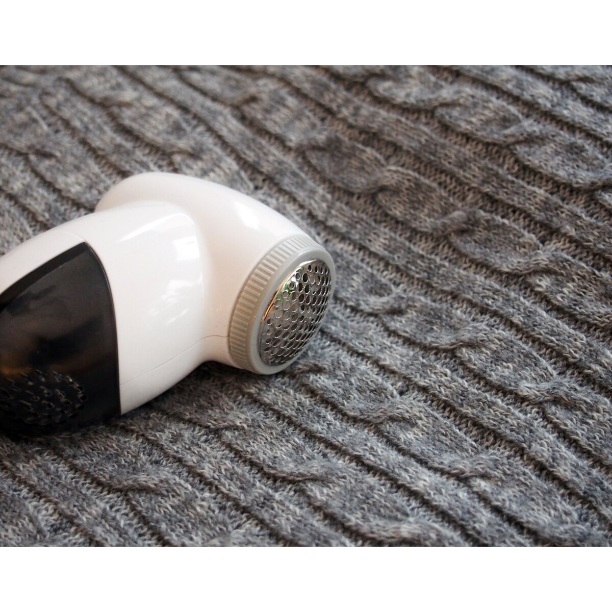 Golarka do ubrań ze szczoteczką do czyszczenia