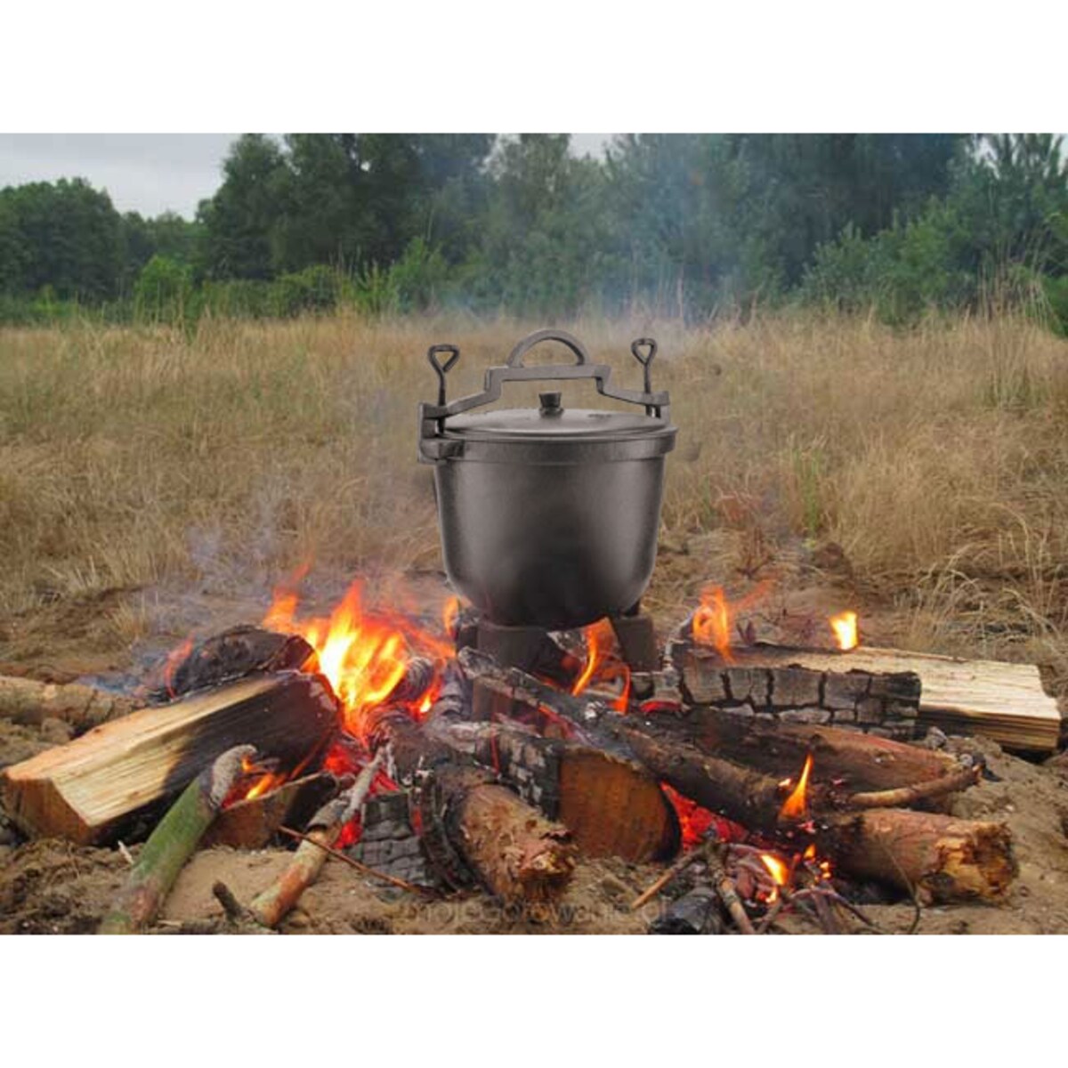Kociołek żeliwny myśliwski 8L na ognisko KINGHOFF