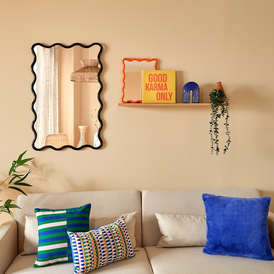 Lustro w falistej ramie czarne 89x59cm Judy