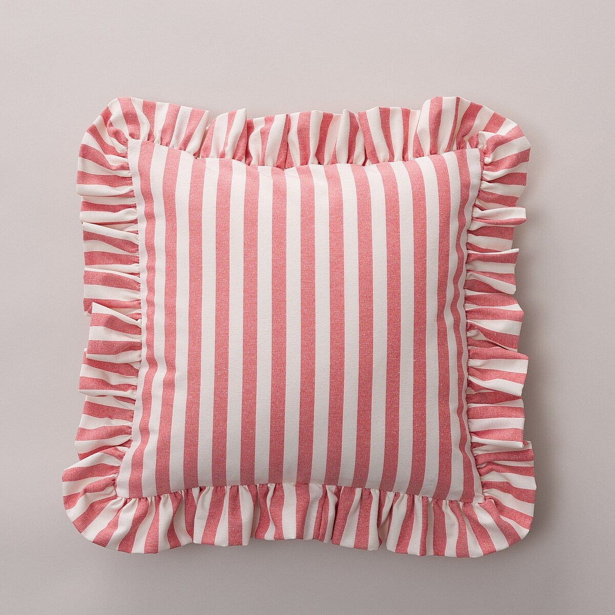 Poszewka Paula z falbaną 45x45 czerwono-białe pasy (1,5cm)