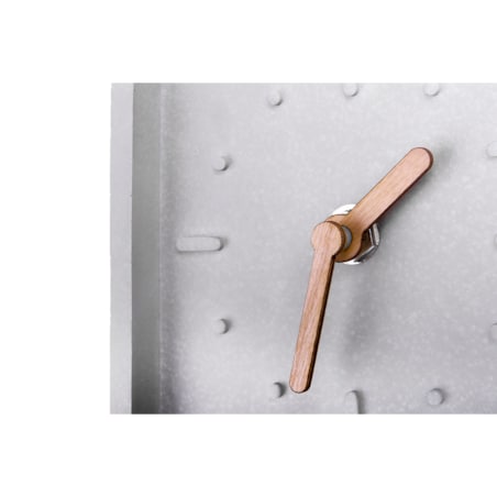 Konsimo NATUS Zegar, jasny szary/brązowy