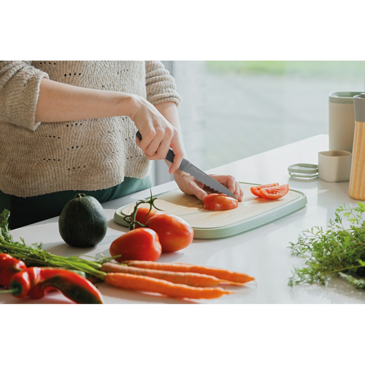 Uniwersalny nóż z ząbkowanym ostrzem, Balance 11,5 cm BergHOFF