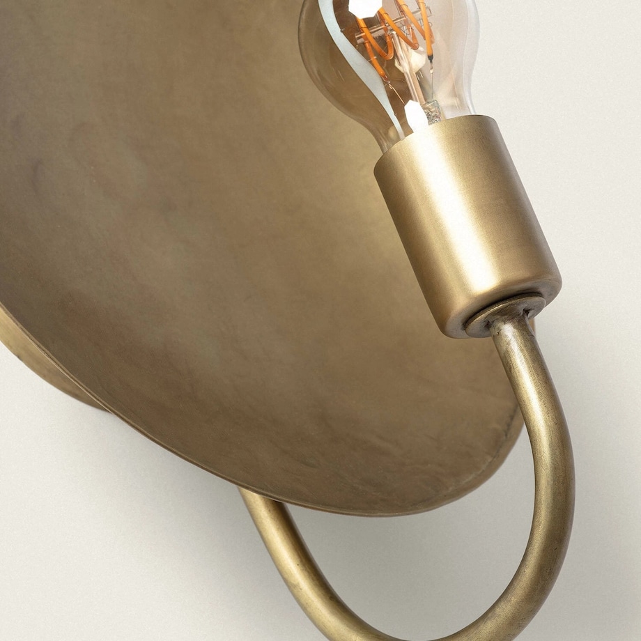 Lampa ścienna, kinkiet z metalu, stare złoto Anusha