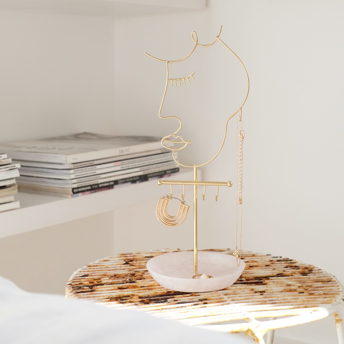 Stojak na biżuterię Face różowy kwarc