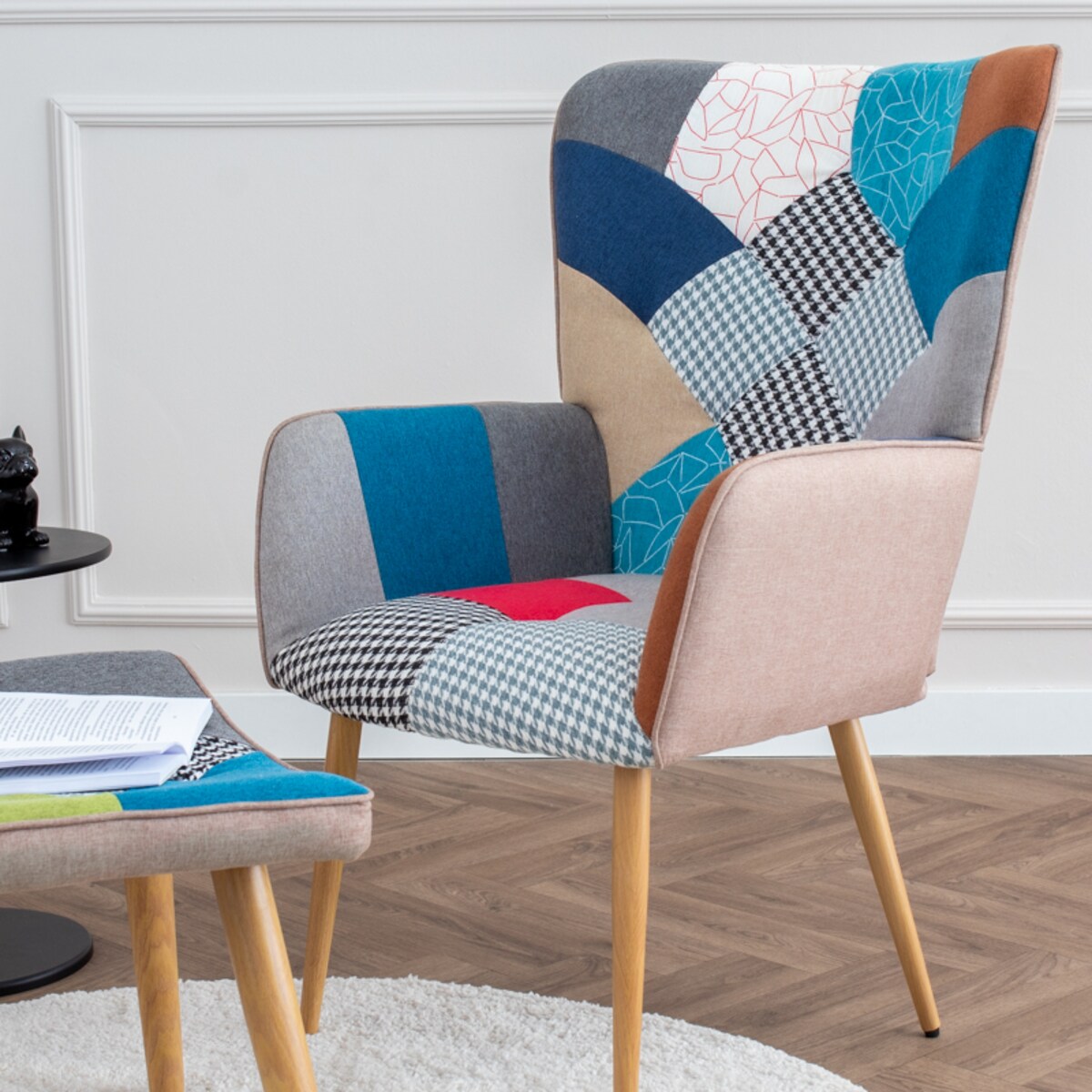 Fotel z podnóżkiem tapicerowanym wypoczynkowy patchwork do salonu wygodny