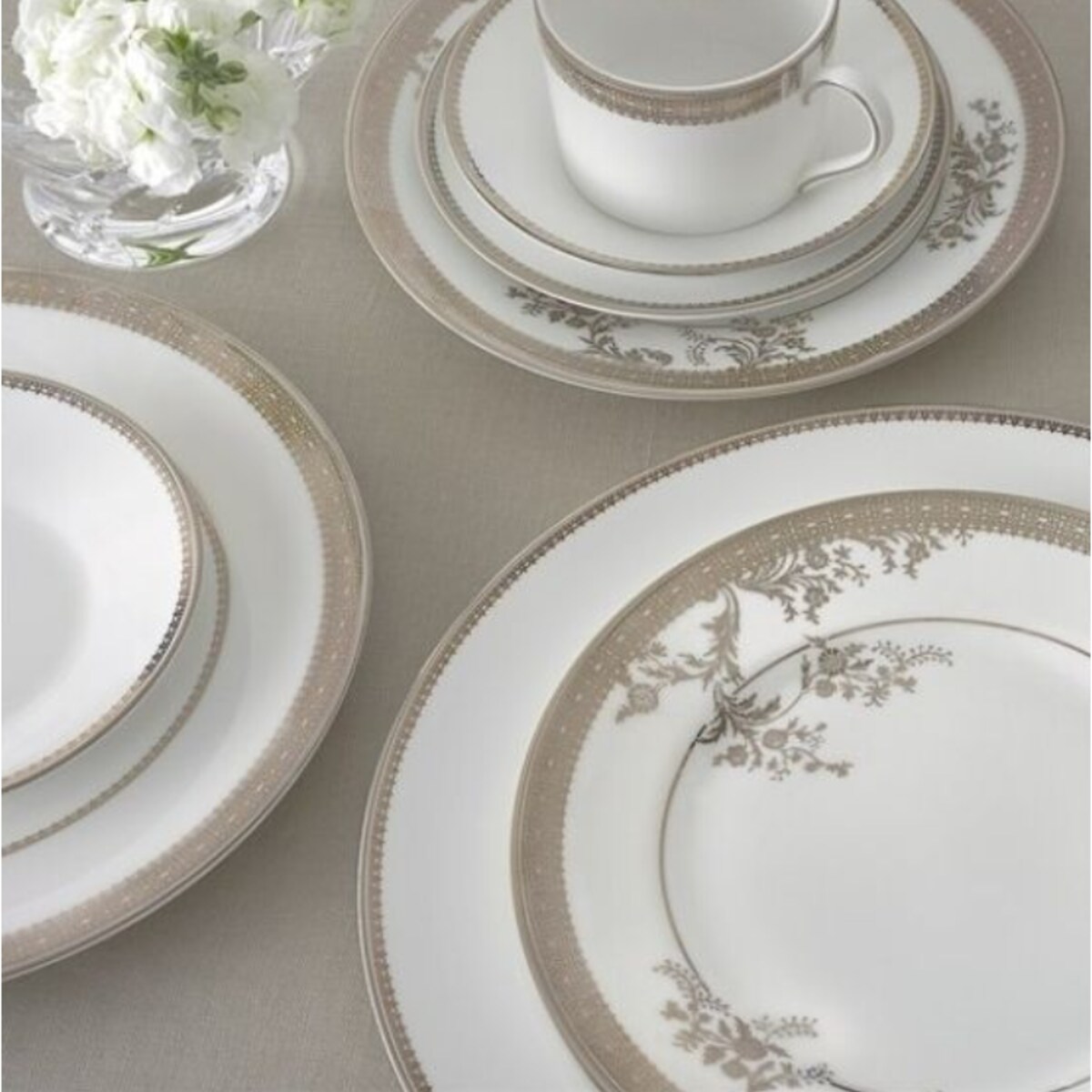 Filiżanka do kawy ze spodkiem Vera Wang Lace Gold Coffee Wedgwood
