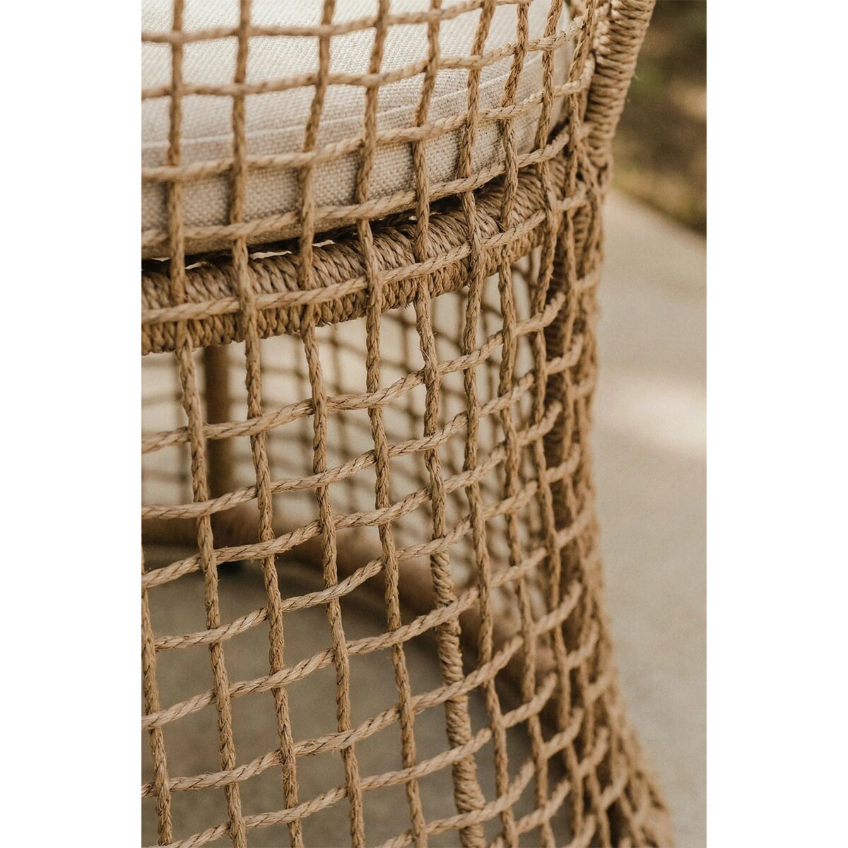 Krzesło ogrodowe z podłokietnikami ze stali i syntetycznego rattanu Liparian