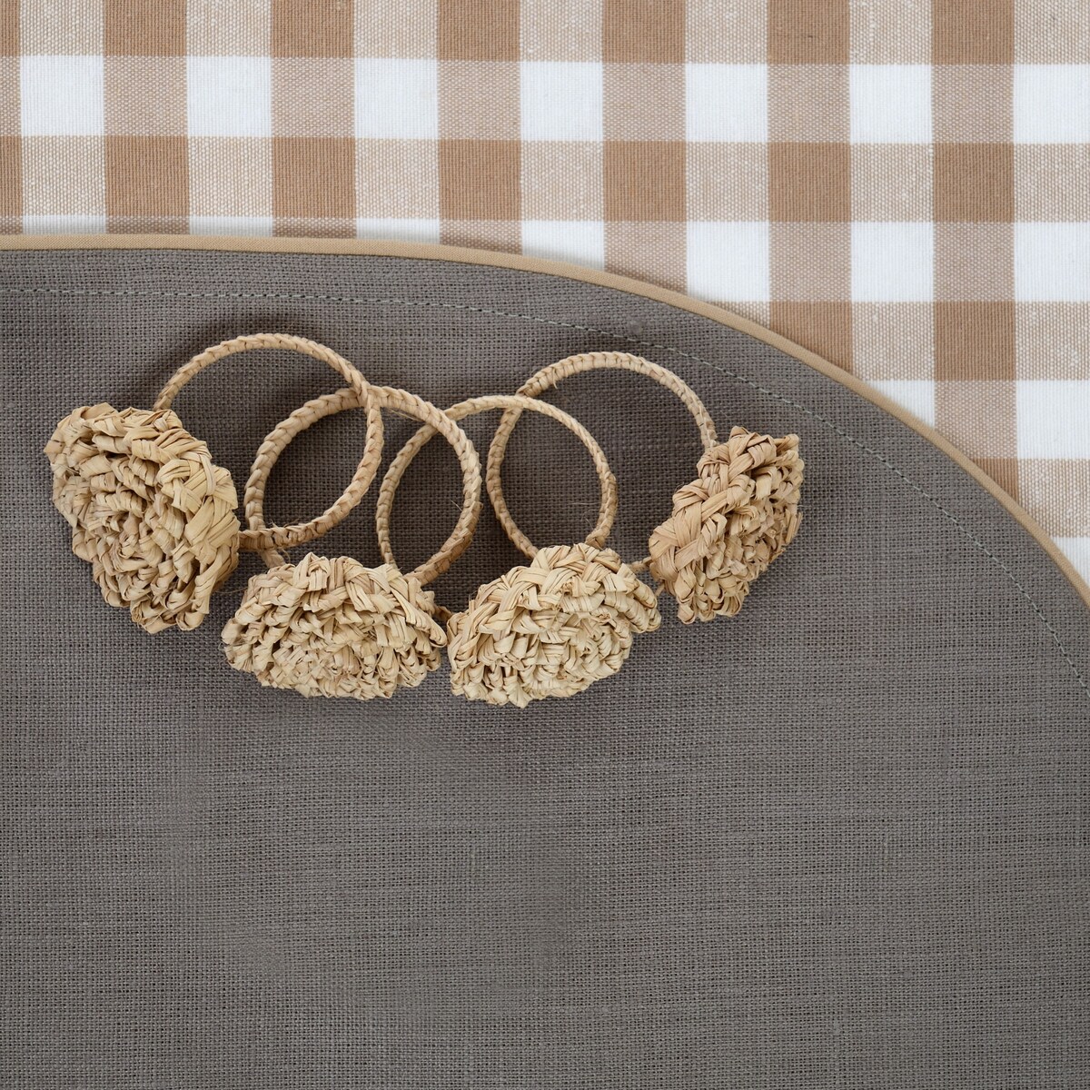 Obrączki na serwetki Beige Flower Rings - 4 sztuki