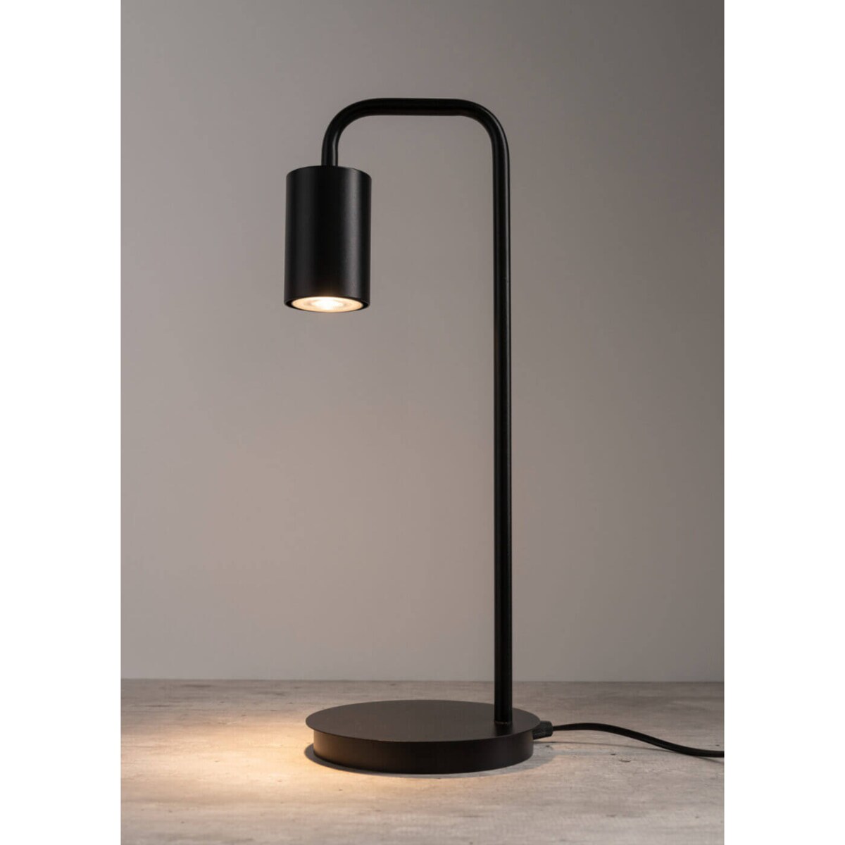 Stojąca lampa gabinetowa Luis z metalu na biurko czarna