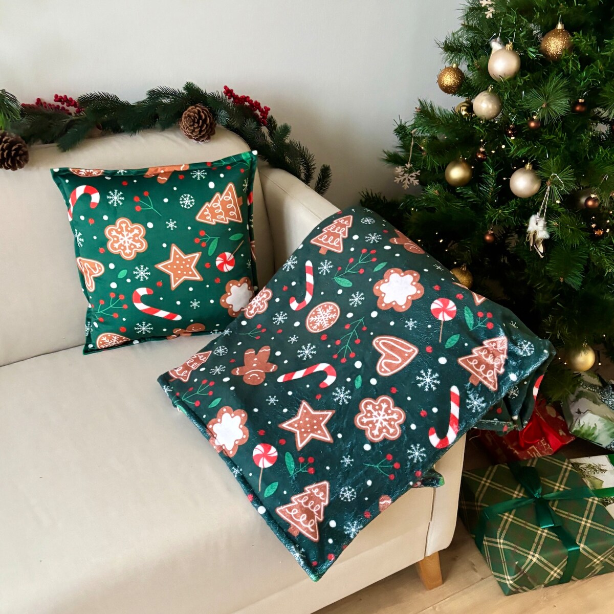 Poduszka dekoracyjna świąteczna Pierniczki Boże Narodzenie