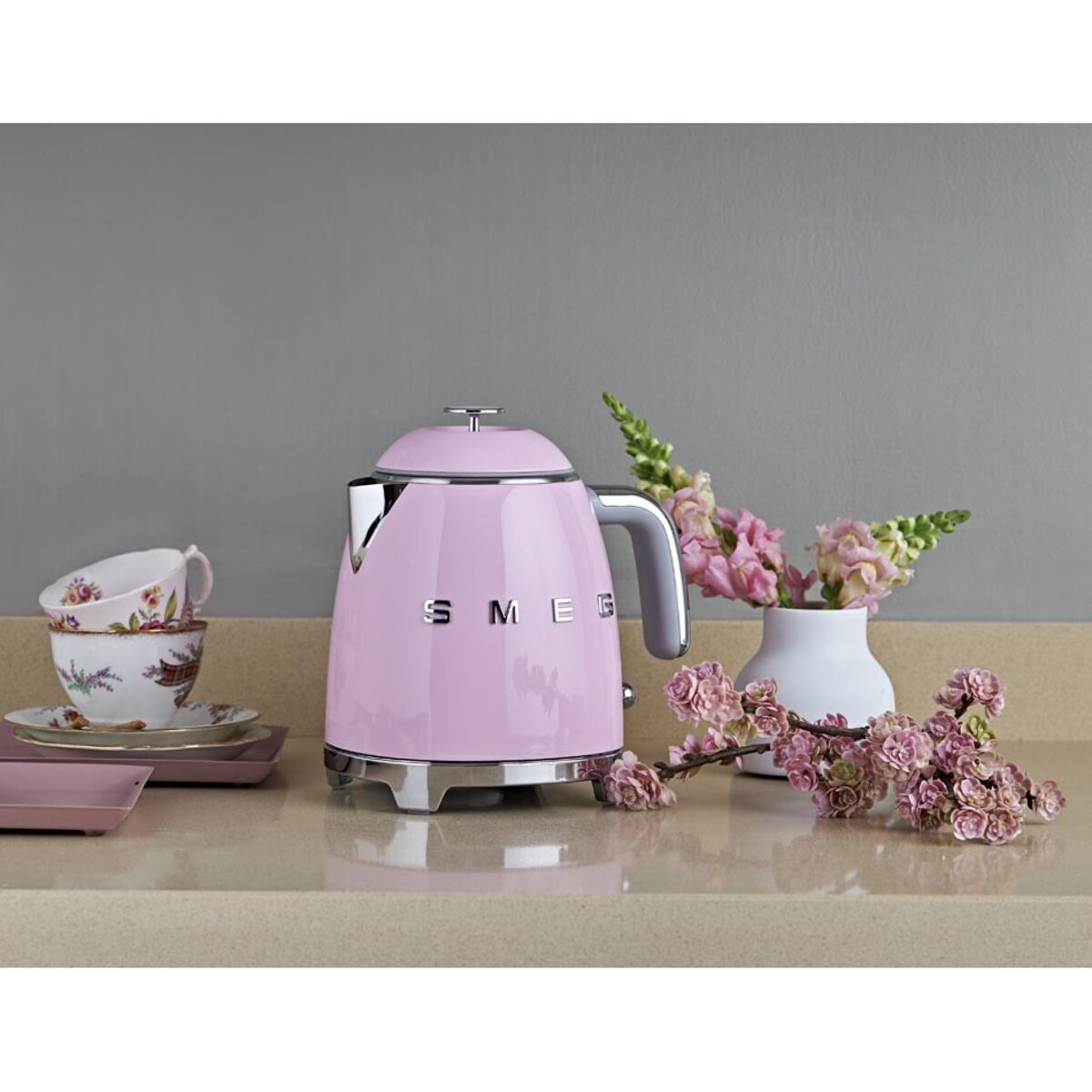 Czajnik elektryczny pastelowy róż 50's Style, 800 ml, SMEG