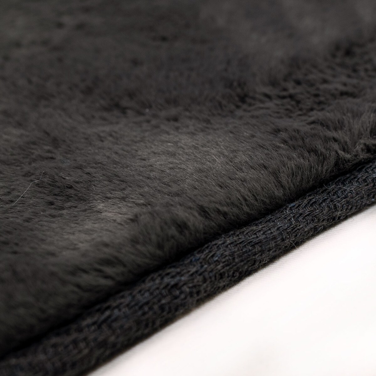 Dywan Rabbit Antracyt Futro Królika Topila 4000 futrzany 200x290