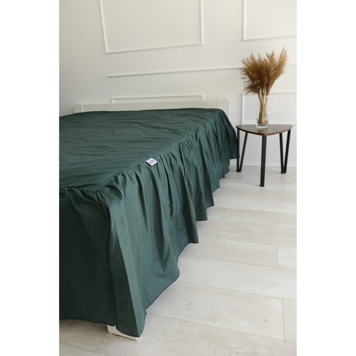Prześcieradło z falbanką - butelkowa zieleń 140/200