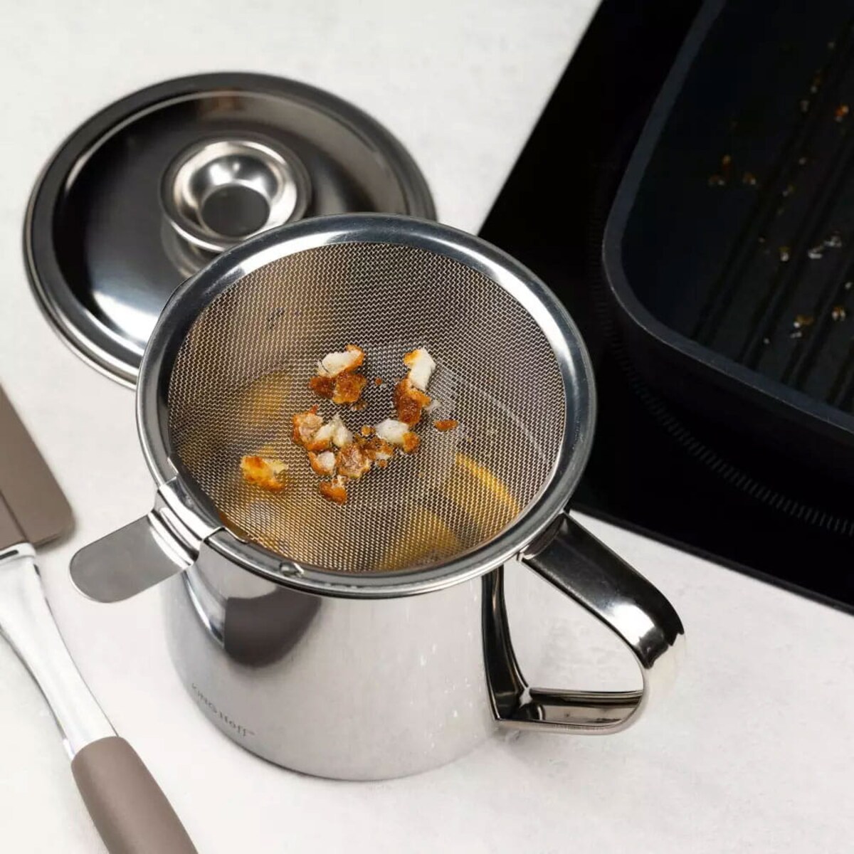 Pojemnik garnek na olej 1.2L z sitkiem filtrującym KINGHOFF