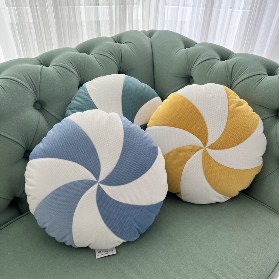 Okrągła poduszka cukierek niebieski - Blue Candy