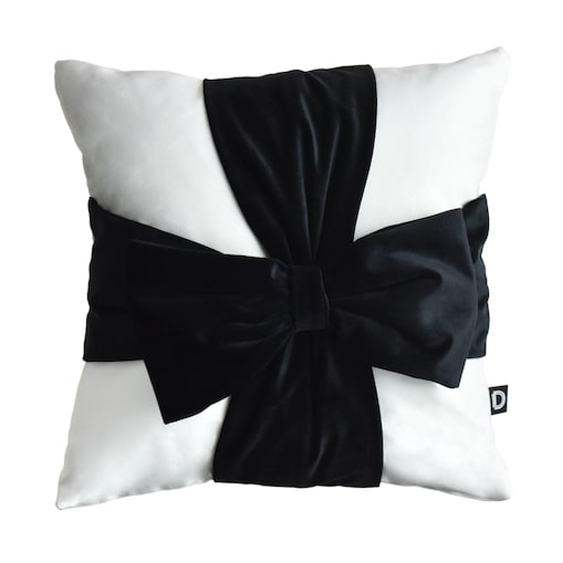 Poduszka VELVET VE2219 | Czarna kokarda 40 x 40 cm