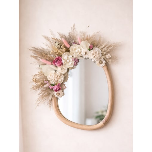 Lustro boho ozdobione