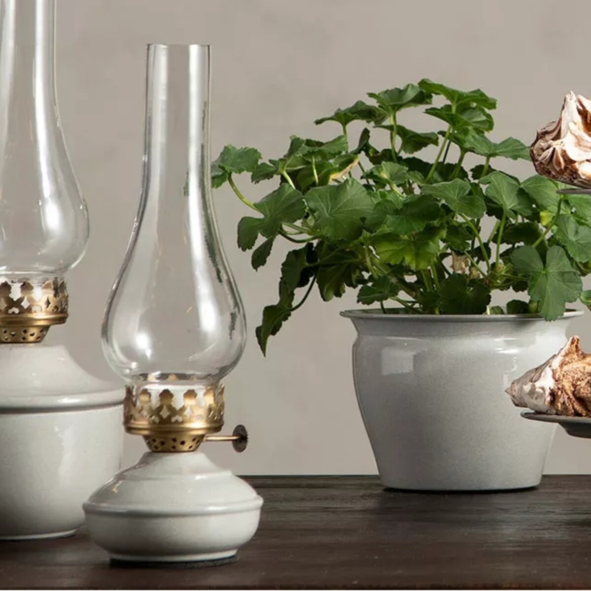 ŚWIECZNIK LAMPA NAFTOWA NA TEALIGHT szklany klosz szary 27cm do salonu