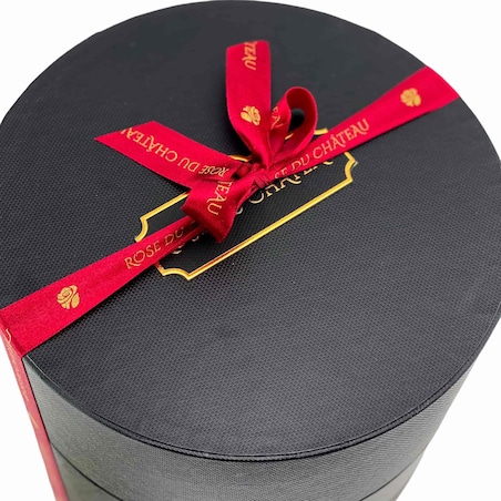 Czerwone Wieczne Róże w Czarnym Dużym Boxie