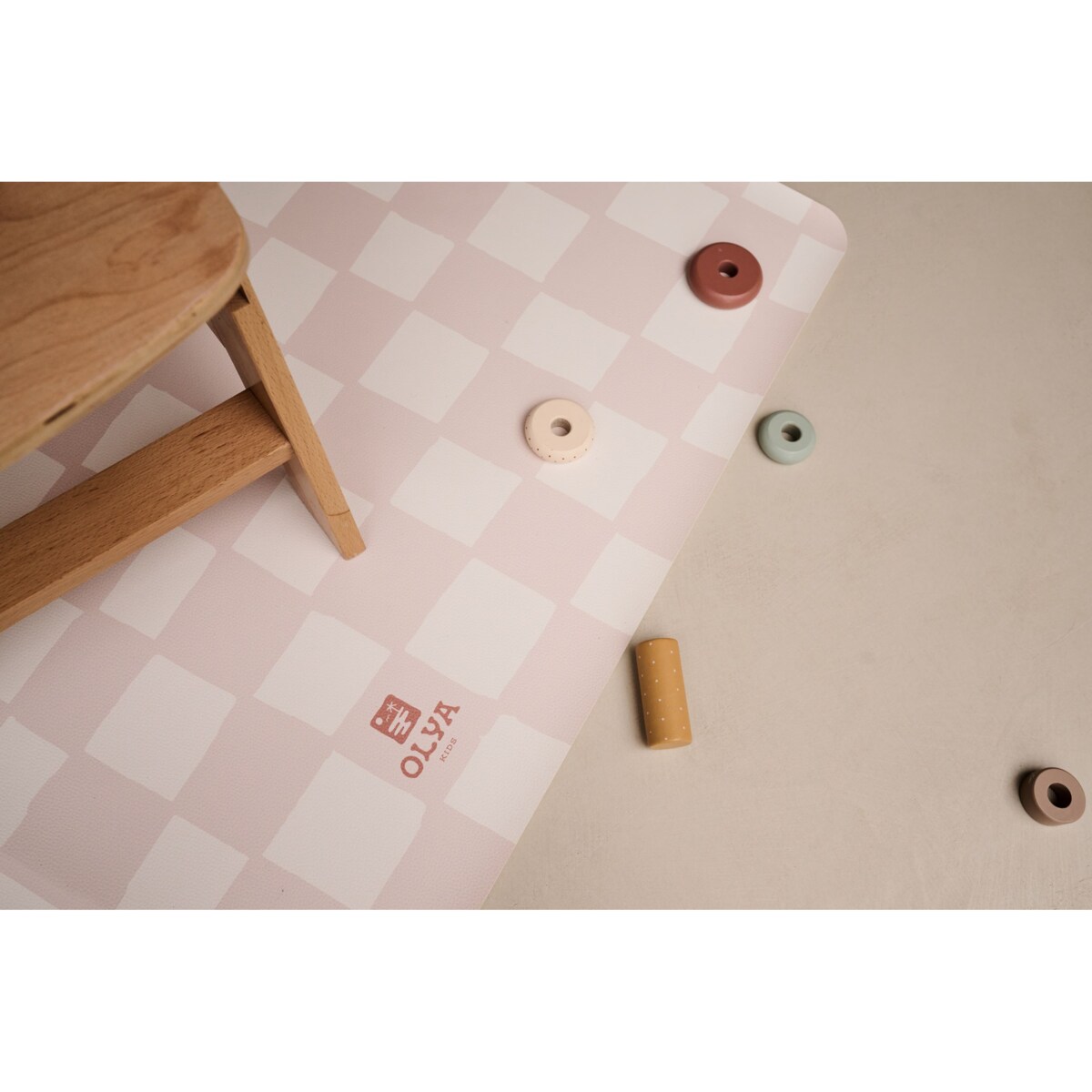 Mata Ochronna OLYA KIDS wzór CHESS PINK BEIGE 95x125cm