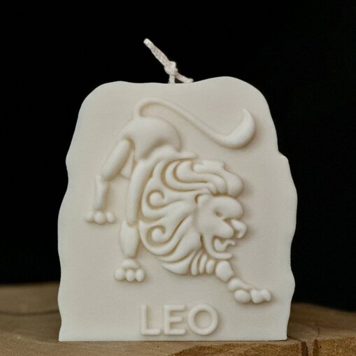 Świeca sojowa ozdobna Lew / znak zodiaku w pudełku prezentowym