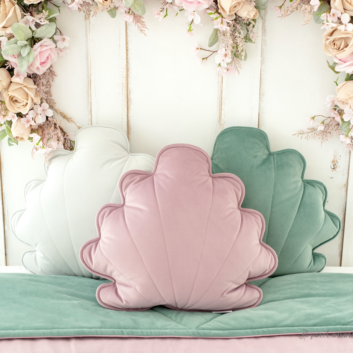 Poduszka Muszelka, Velvet Shell Sage - zielona