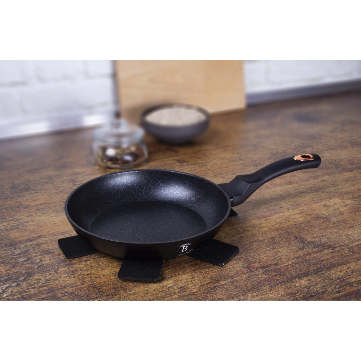 Patelnia na indukcję 24 cm Black Rose BerlingerHaus BH-1634