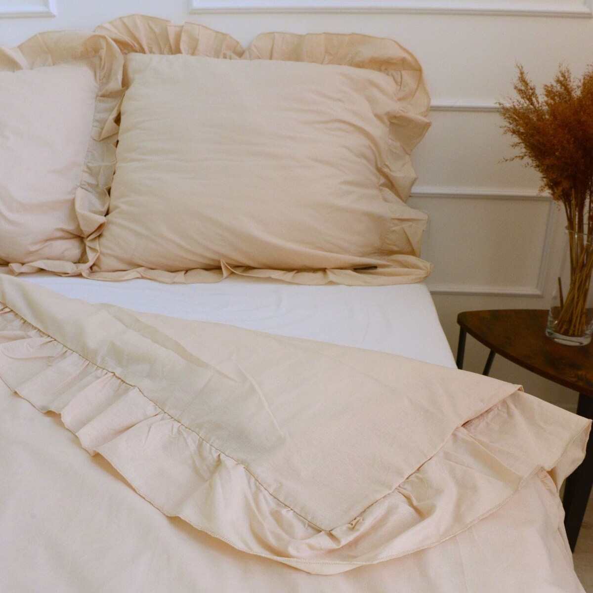 Pościel bawełniana z falbanką beżowa 180x200 + 2x50x60