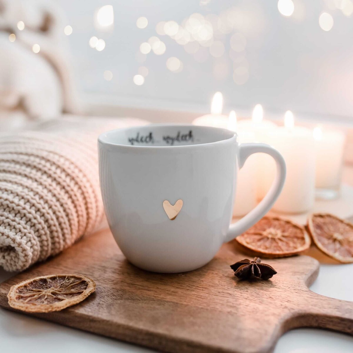 Biały kubek porcelanowy 300 ml „Wdech Wydech" ze złotym sercem - prezent na urodziny dla bliskiej osoby, mamy, przyjaciółki