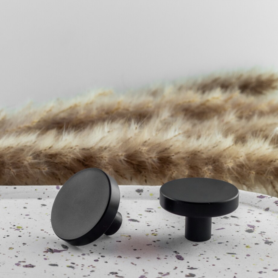 Gałka do mebli uchwyt meblowy czarna klasyczna minimalistyczna do szafek szuflad 30mm