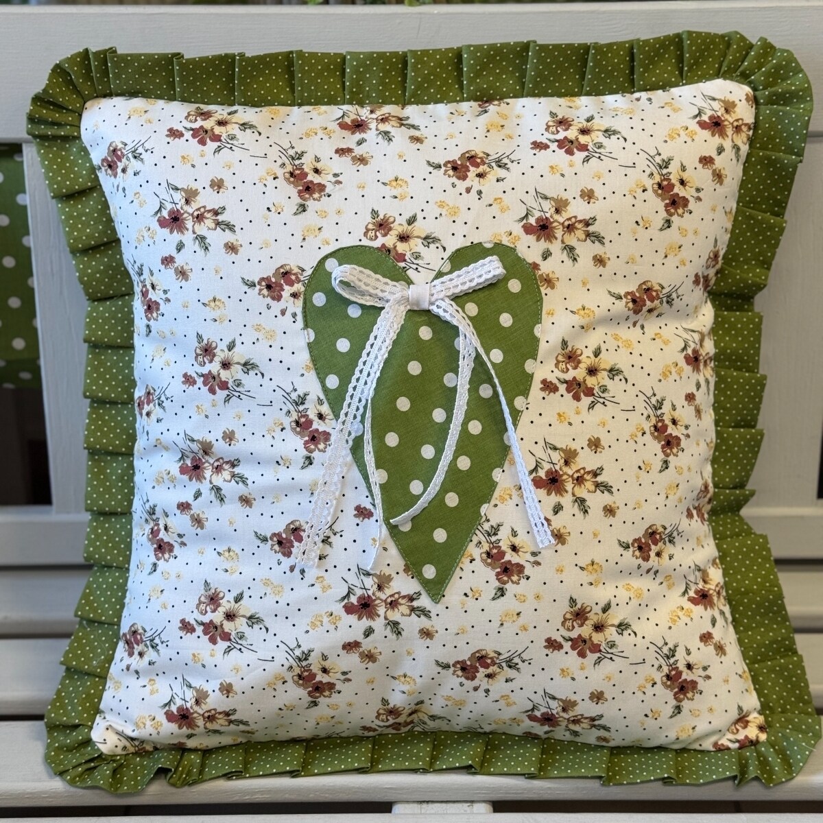 Poszewka Zielone Serduszko - kwiatki - 45cm x 45cm