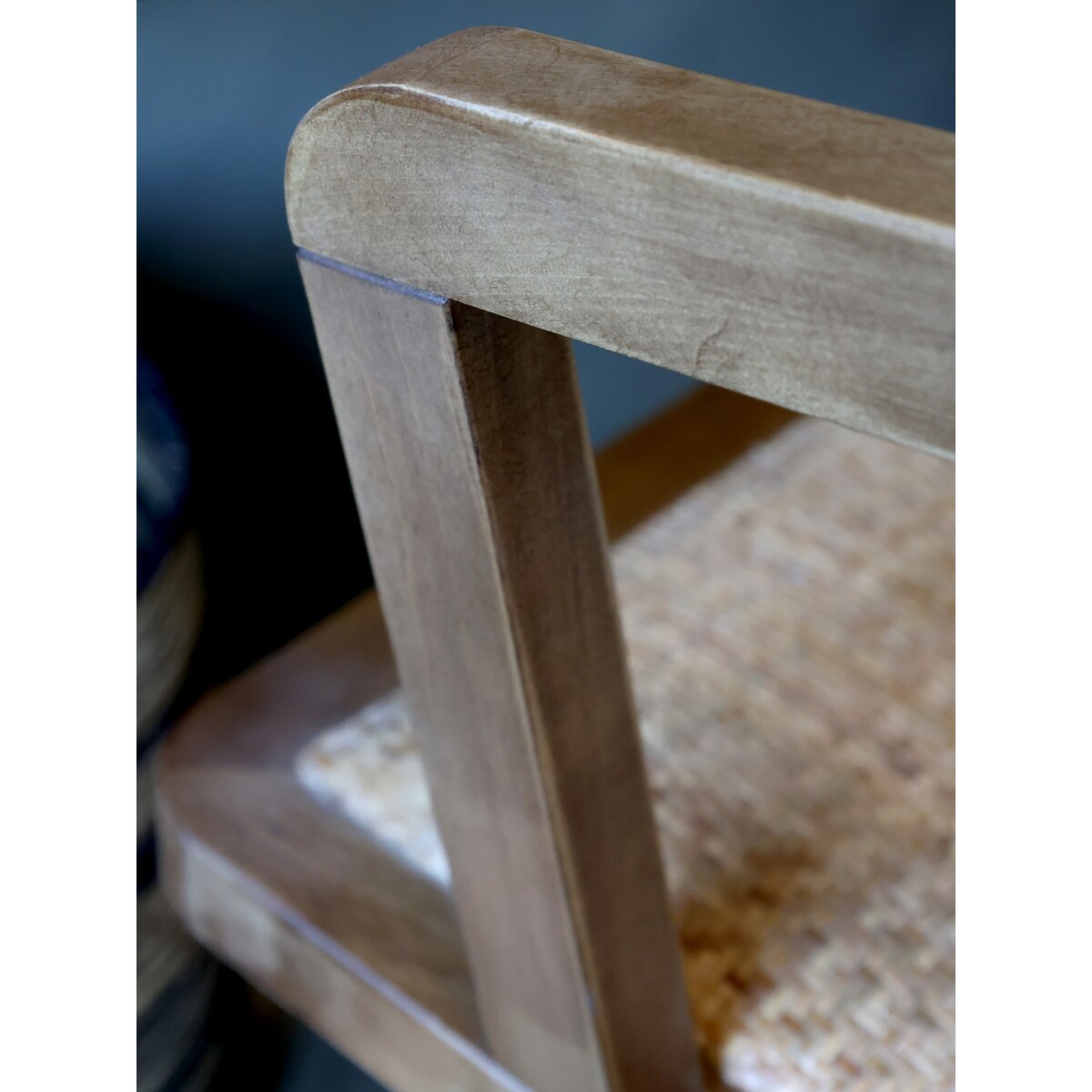 Krzesło biurowe retro z podłokietnikami i plecionką wiedeńską