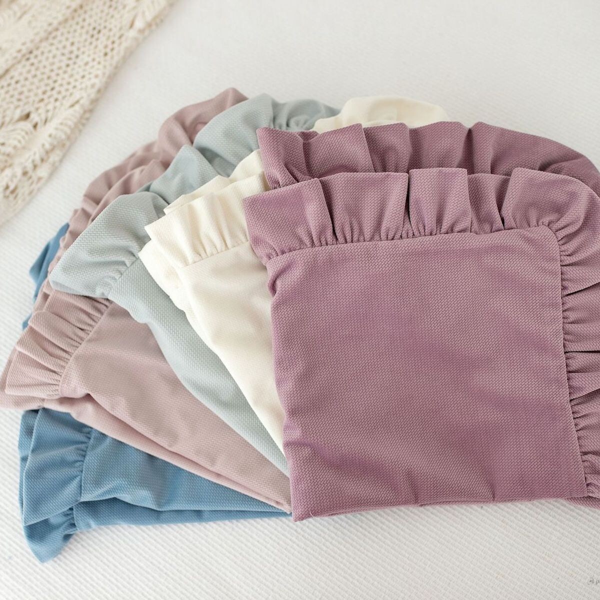 Poszewka na poduszkę 50x50 cm - Frill Velvet różne kolory