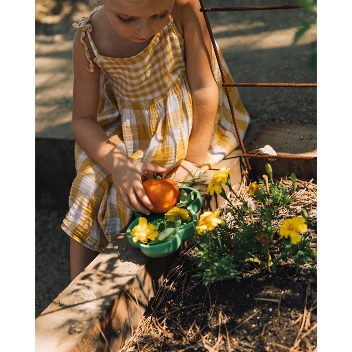 Oli & Carol Drewniany Talerzyk dla Dziecka Jarmuż