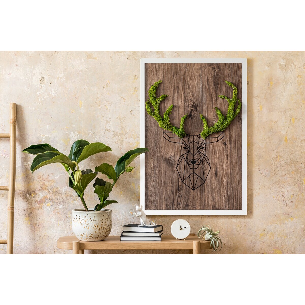 Obraz Głowa jelenia na drewnianym tle - mech chrobotek w białej ramie 40x60cm