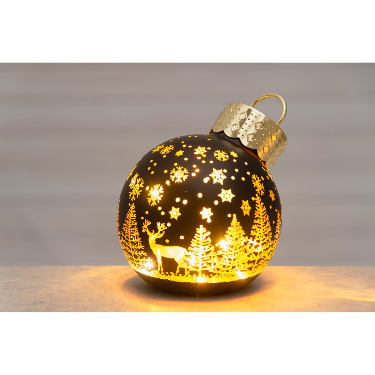 Bombka choinkowa szklana z oświetleniem LED, motyw zimowego lasu, Ø 12 x 14 cm