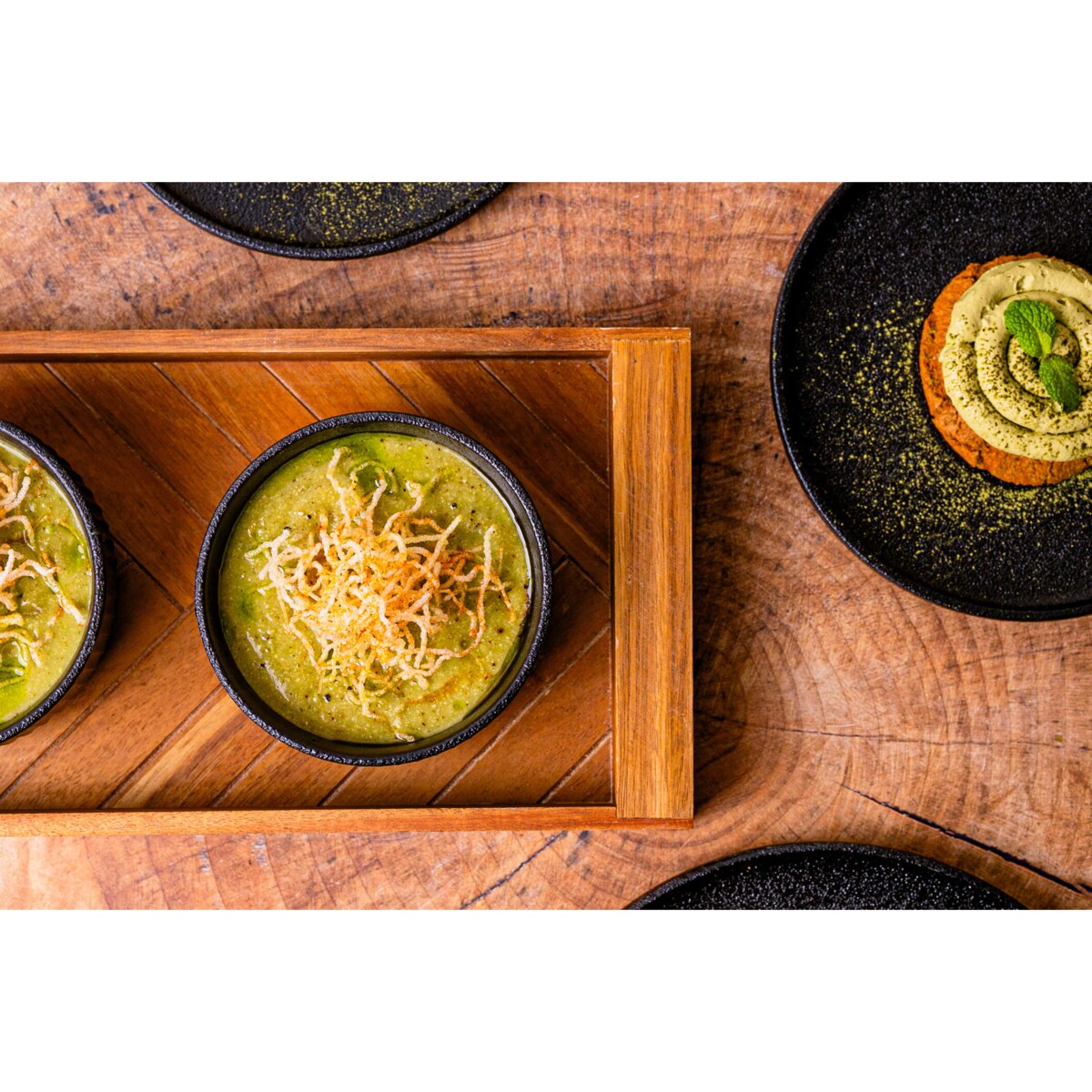 Serwis obiadowy Anun czarny na 6 osób 18 szt. Nowoczesny Do zmywarki Komplet talerzy