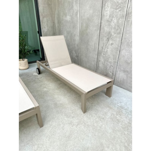 ALUMINIOWY LEŻAK LAURO SZAMPAŃSKI