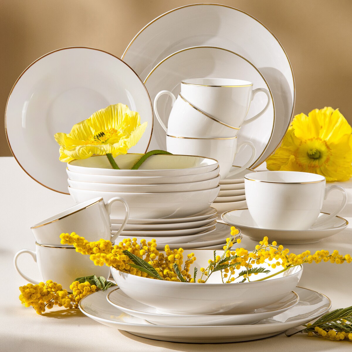 KONSIMO AD BELLA, Zestaw obiadowo-kawowy 6 os. (30 el.), kolor ecru/złoty
