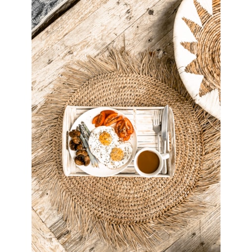 TACA Z POKROWCEM NA JEDZENIE S BIAŁA