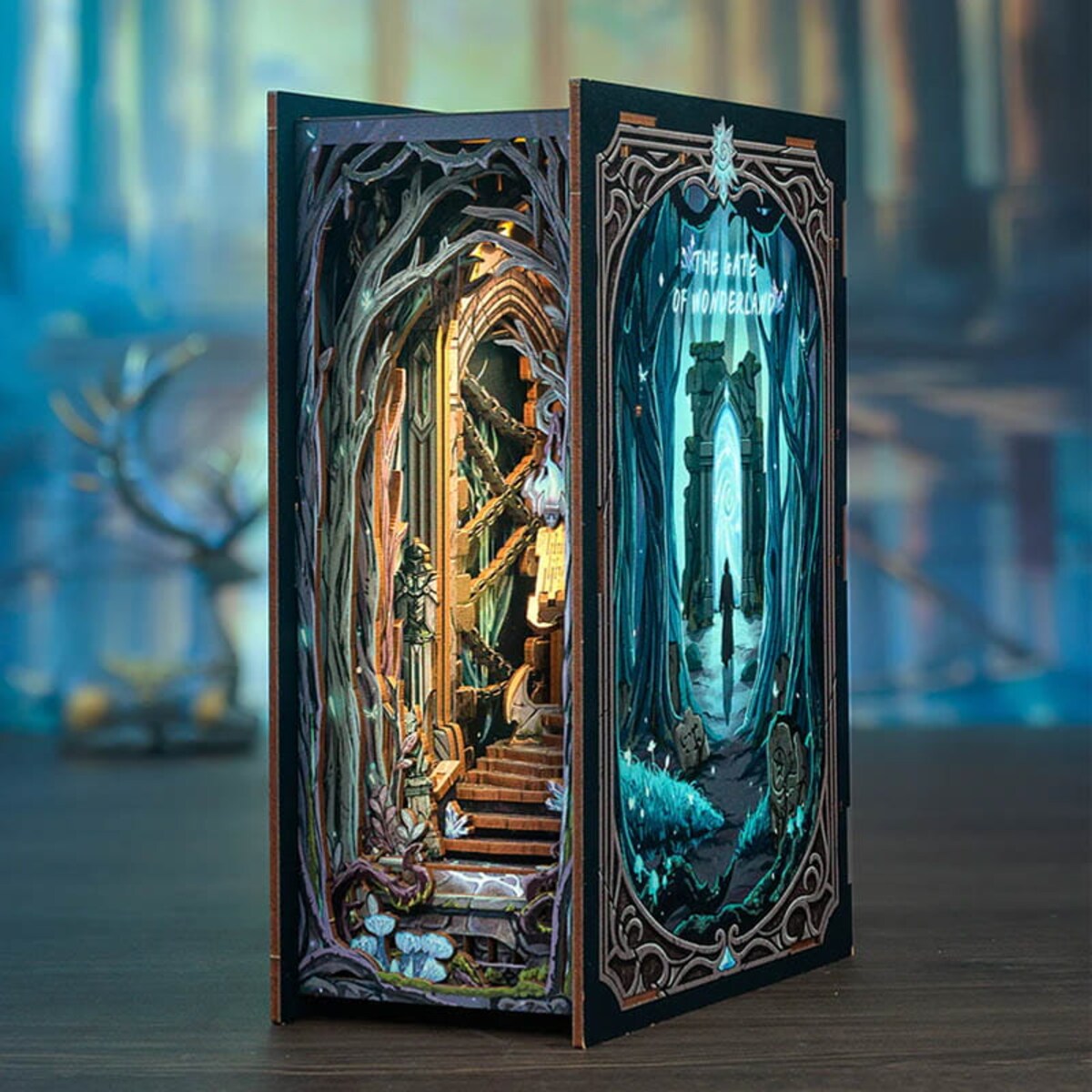 Miniaturowy domek Book Nook - Wrota magii - CuteBee