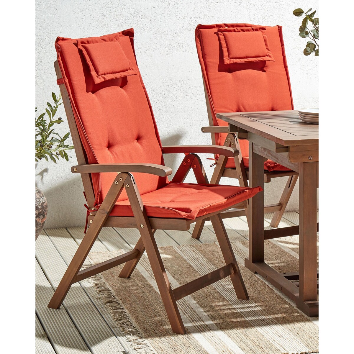 Zestaw 2 krzeseł ogrodowych drewno akacjowe z poduszkami czerwonymi AMANTEA