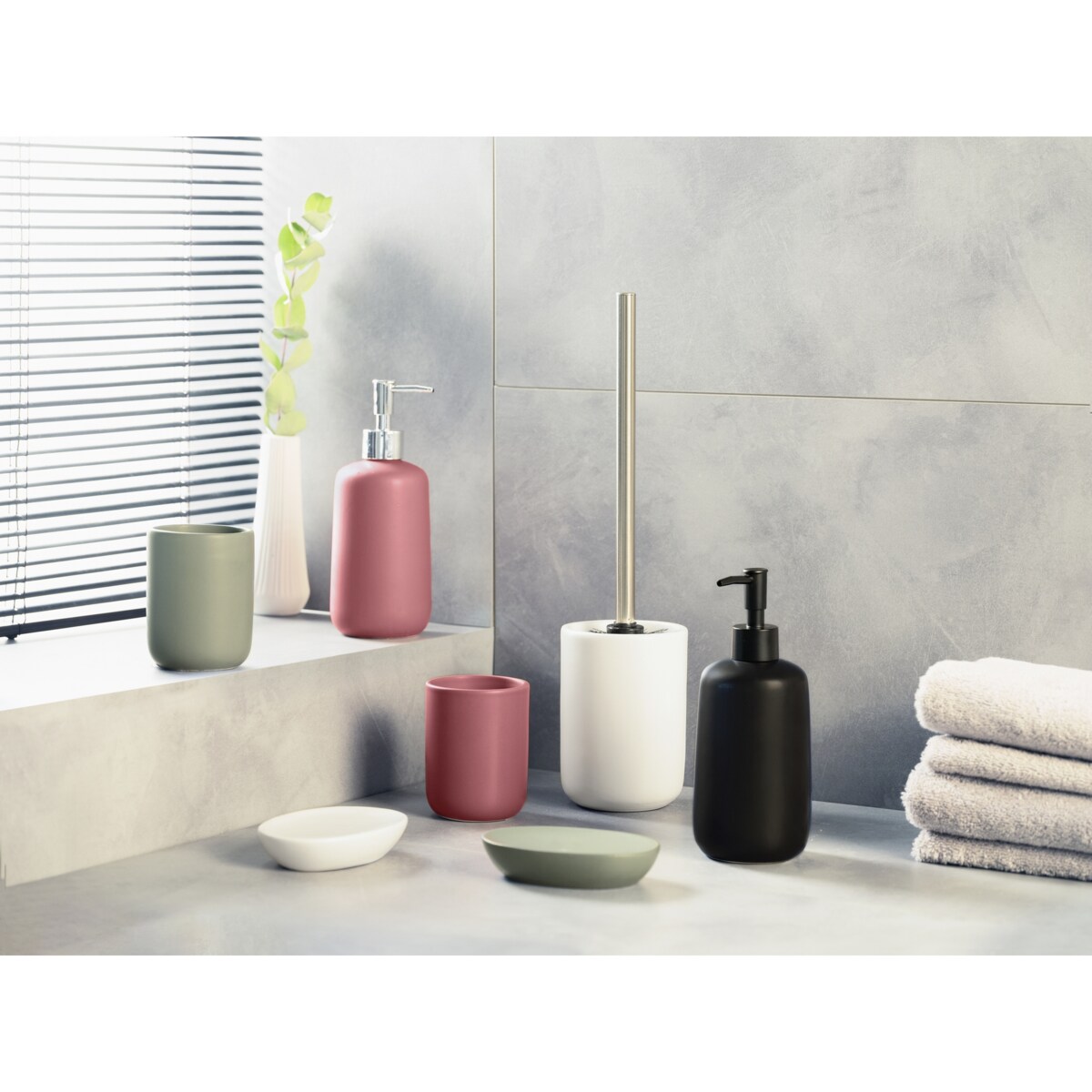 Ceramiczny dozownik do mydła OLINDA, 500 ml