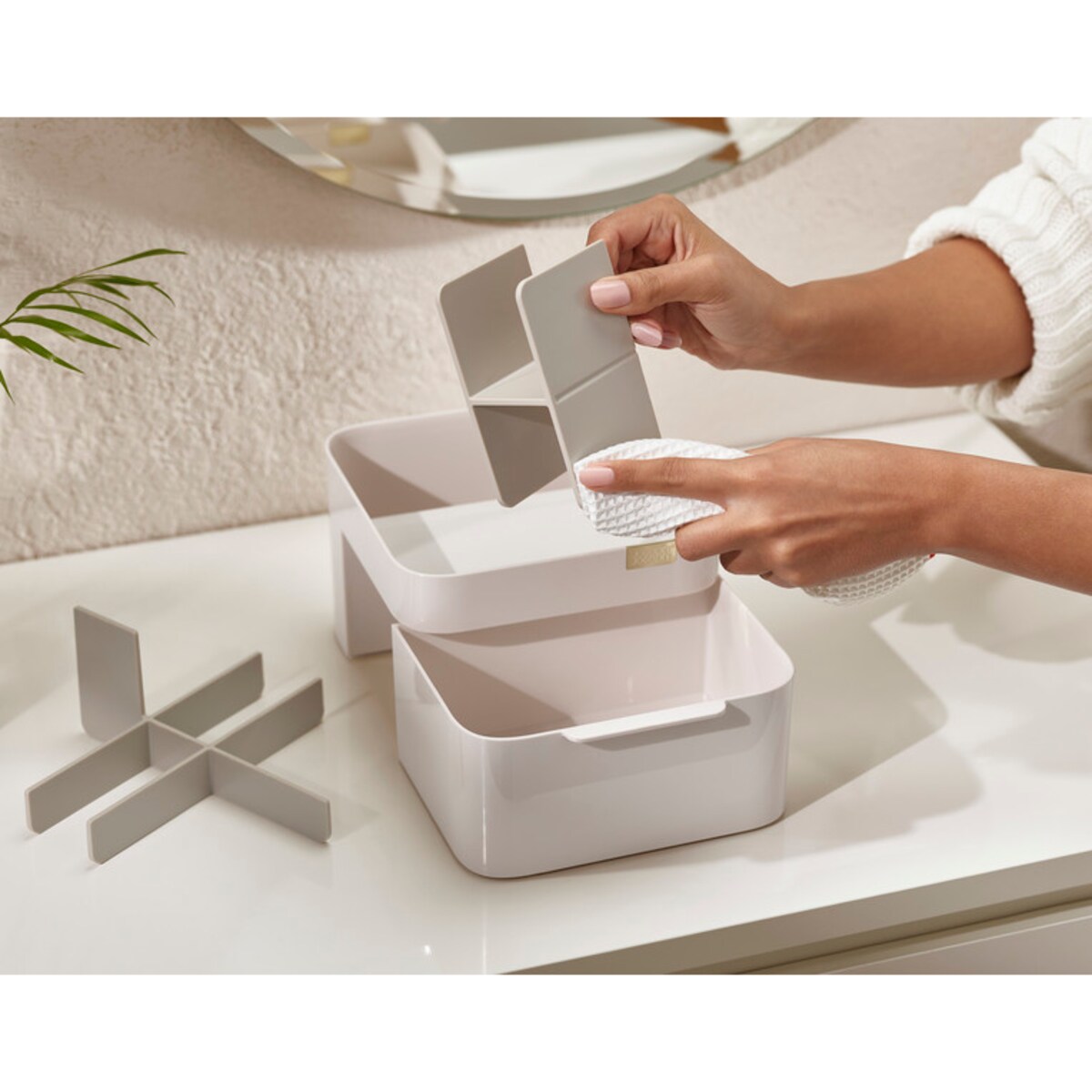 Organizer na kosmetyki lusterko Viva, Joseph Joseph