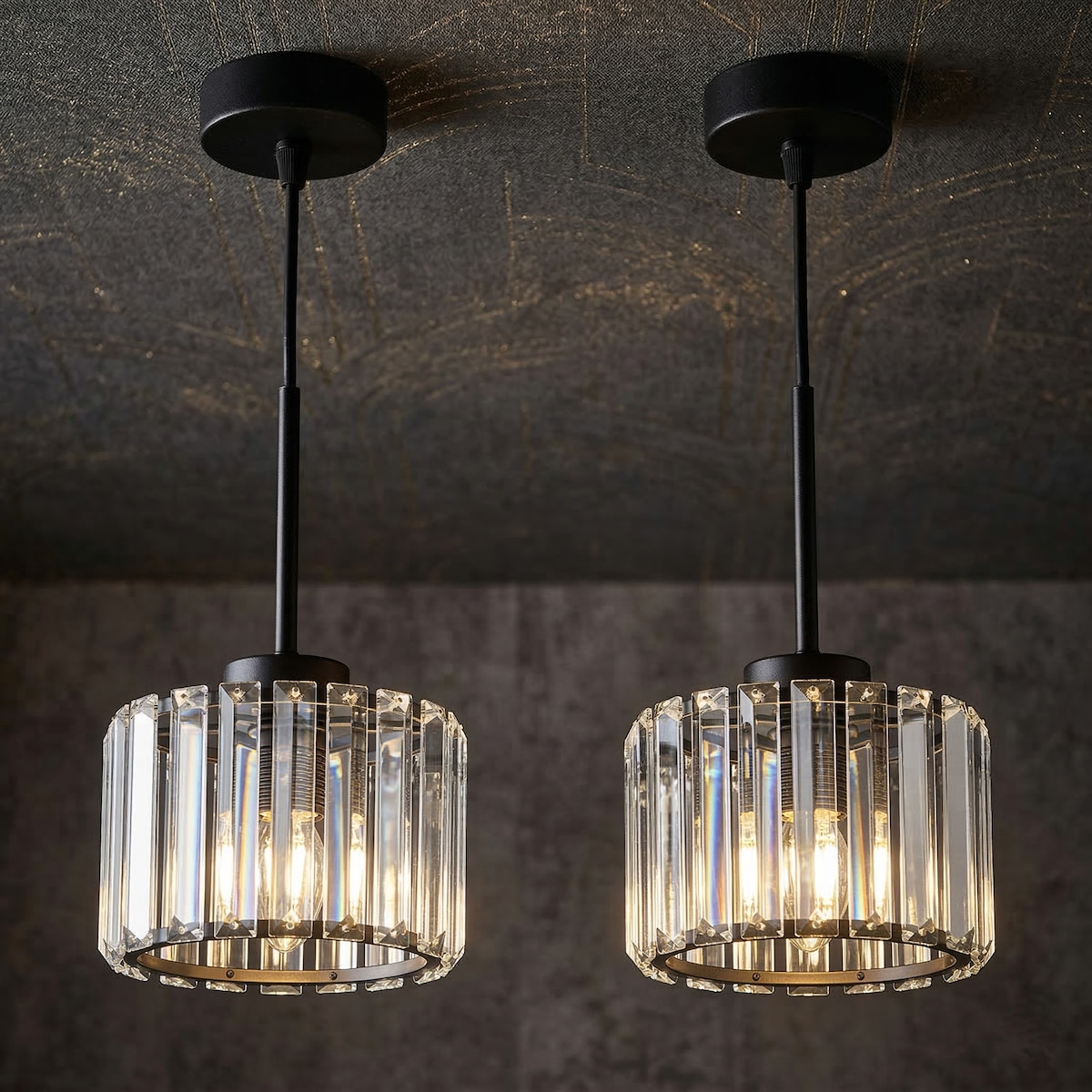 lampa wisząca pojedyncza edylit ze szklanym kloszem nad stół