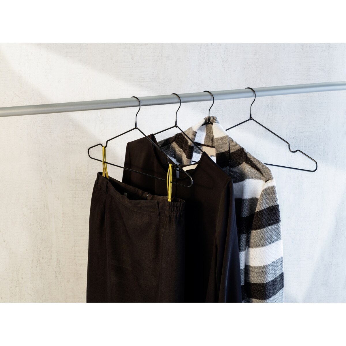 Zestaw 20 wieszaków na ubrania z powłoką antypoślizgowąSASCHA, 20 x 40,5 cm, WENKO