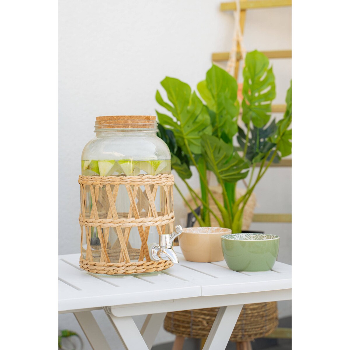 Kolorowe miseczki na przekąski Rivi na drewnianej tacce, Ø 9,8 cm