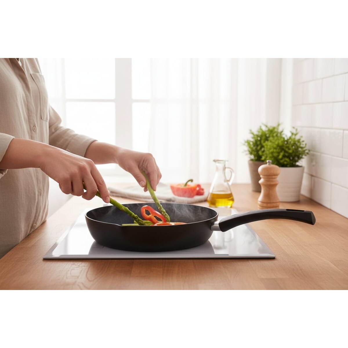 Patelnia tradycyjna do smażenia 22 cm nieprzywierająca NON-STICK czarna indukcja na gaz ZILNER