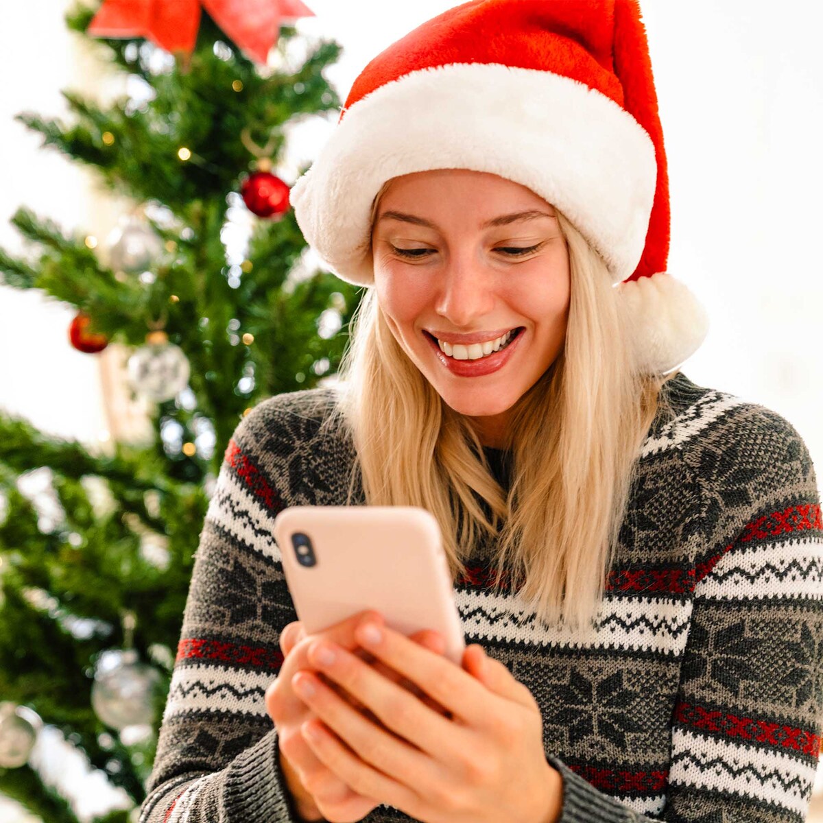 Pluszowa czapka Mikołaja z pomponem