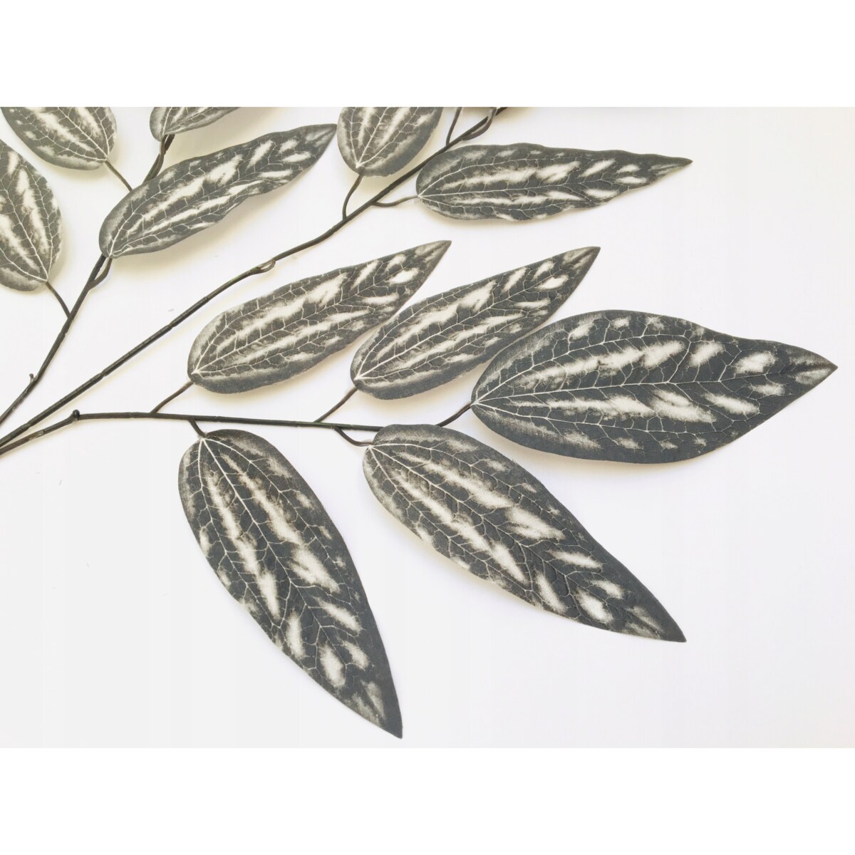 CZARNO BIAŁE jesienne liście duże łodyga gałązka do wiązanki cmentarz grób